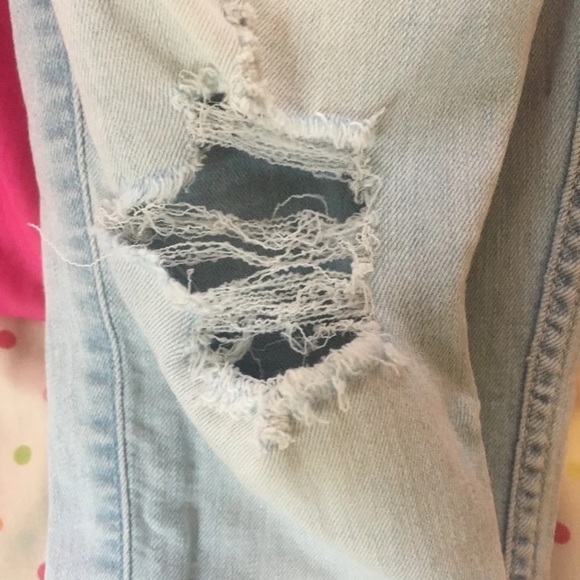 Hollister High Rise Jeans - Picture 2 of 6